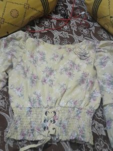 butter yellow top