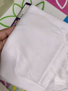 WHITE LEGGINGS