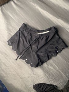 shein Cute Black Scalloped Shorts