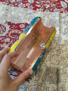 Rectangle Embroidery Hand Clutch With Chain Sling