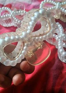 Korean Pearl. Clutcher @ Rs.15 Each