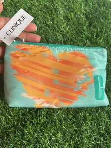 Clinique Pouch