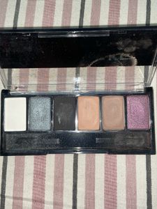 smokey eye shadow pallet