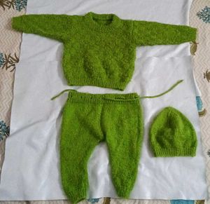 Cute Green Knitted Baby Outfit