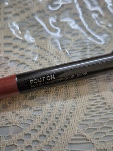 Staze Lip Crayon