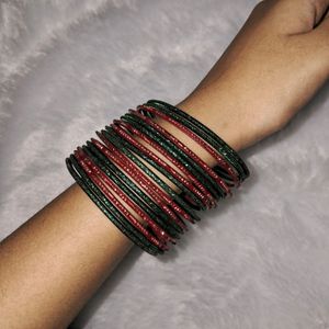 RED AND GREEN GLITTER BANGLES