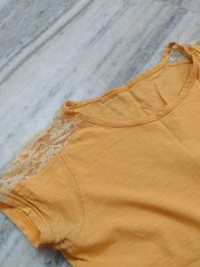 &#34;Girls&#39; Fashion T-shirt With Net Sleeve Detail&#34;