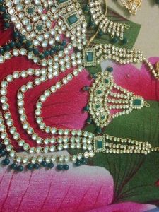 Elegant Kundan Jewelry Set