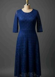 Elegant Blue Lace Midi Dress