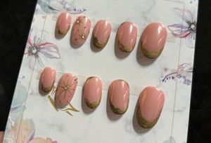 Press-On Nail Set