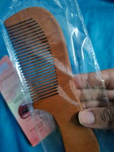 Wooden Comb And Love Earth Clear Lip Gloss
