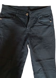Royal Black Skinny Fit Women Jean