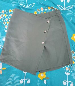 Women Solid Short