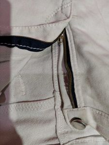 Beige/Off-White Skinny Jeans
