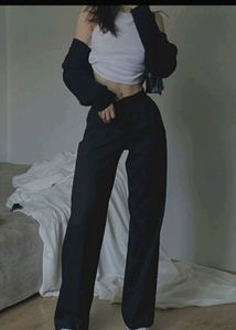Black Treading Jeans 👖✨ Comboo