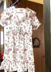 Fit & Flare Leaf Short Sleeve V Neck Mini Dress
