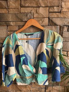 Stylish Patterned Crop Top