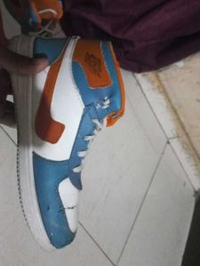 Nike Sneakers - Distressed Condition
