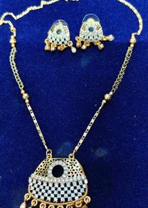 ad mangal Sutra with earing