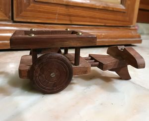 Wooden Crafted Cart Showpiece Set For Dining Hall