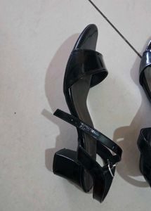 Black Heels - Five by Inc5