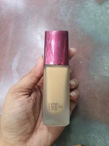 Lakme Invisible Foundation (Shade 02)