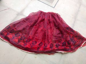 Skirt Red Flower Print.