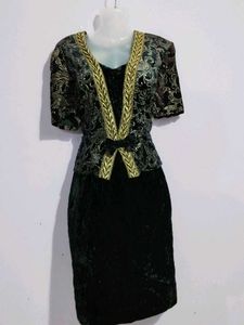 BEAUTIFUL BLACK VELVET MIDI DRESS