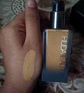 Huda Beauty Foundation