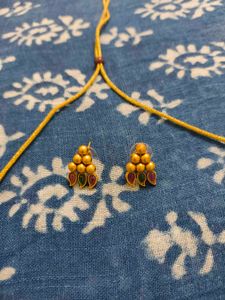 Vintage Gold-Tone Necklace &amp; Earring Set