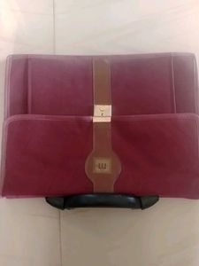 Maroon Handbag,with locked key,u only open
