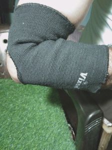 Elbow And Ankle कोहनी व घुटना Supporting