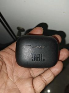 jbl Airbuds not working