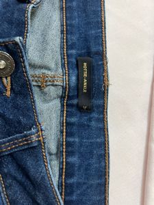 Stretchable Ankle length skinny jeans