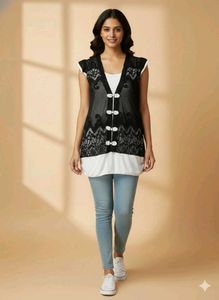 ‼️FREE DELIVERY‼️Elegant Lace Detail Top