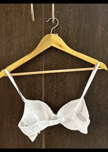 2 H&amp;M Black &amp; White Lace Bra