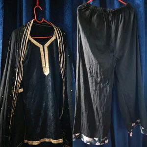 Pakistani Suit For Summers