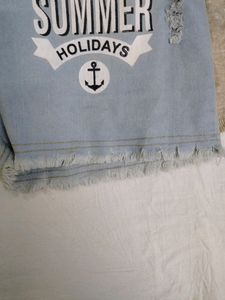DENIM SHORTS