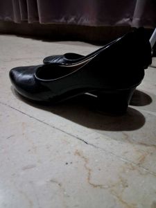 Black heel for women 2 inch height