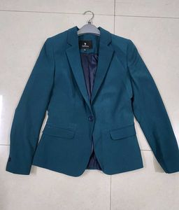 VAN HEUSEN Lead Lady Blazer