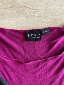 Sleeveless T-shirt