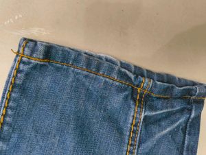Men&#39;s Distressed Denim Jeans