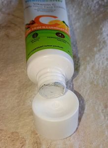 MAMAEARTH VITAMIN C DAILY GLOW FACE CREAM