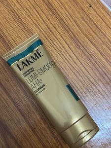 Newly Launched Lakme lumi Smooth Facewash