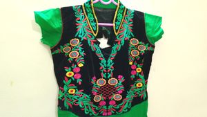 💚New Floral Embroidered Gown...