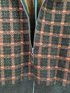 premium mens plaid tartan hooded jacket.(imported)