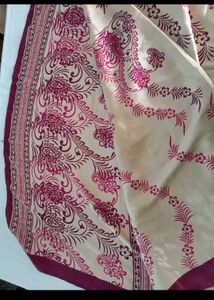 Beige Floral Printed Silky Saree😍🦄