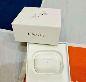 Orignal Apple AirPods with bill (3rd generation)
