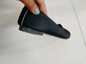 Black Pointed Toe Flats