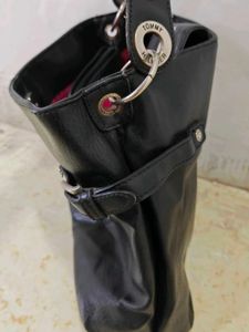 Tommy Hilfiger Bucket Bag
